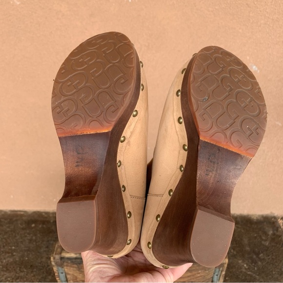 UGG Shearling Carnegie Wedge Boot - Picture 9 of 10